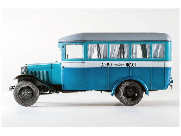 MiniArt 1/35 Passenger Bus GAZ-03-30 | 4820183310231