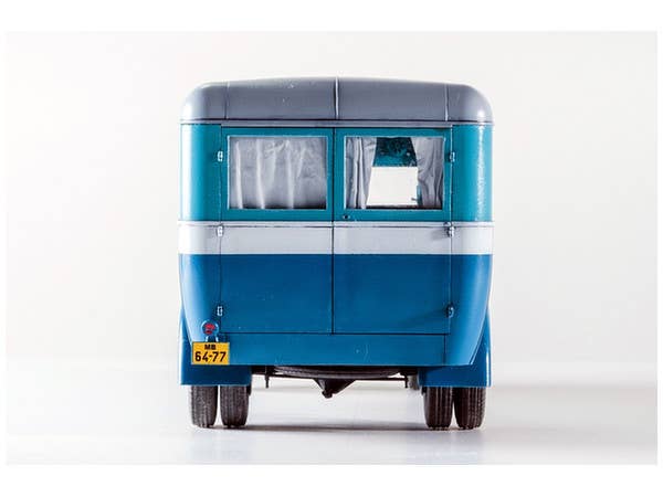 MiniArt 1/35 Passenger Bus GAZ-03-30 | 4820183310231
