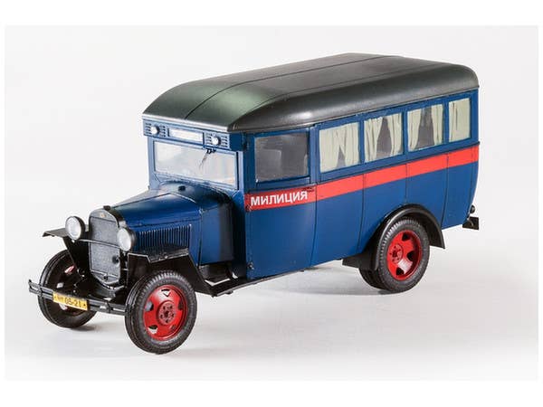 MiniArt 1/35 Passenger Bus GAZ-03-30 | 4820183310231