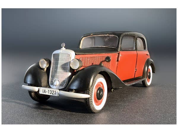 MiniArt 1/35 German Passenger Car Typ 170V.Saloon 4 Doors | 4820183310811