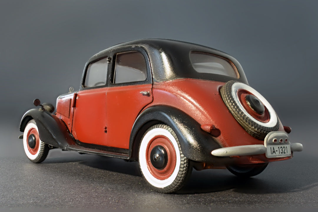 MiniArt 1/35 German Passenger Car Typ 170V.Saloon 4 Doors | 4820183310811