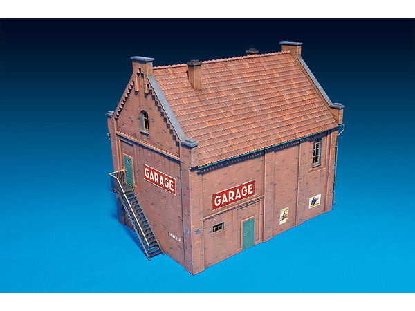 Miniart [72031] 1/72 Building with Garage | 4820041103036