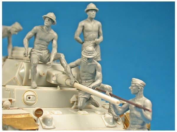 MiniArt 1/35 German Tank Crew 'Afrika Korps' Special Edition | 4820183311894