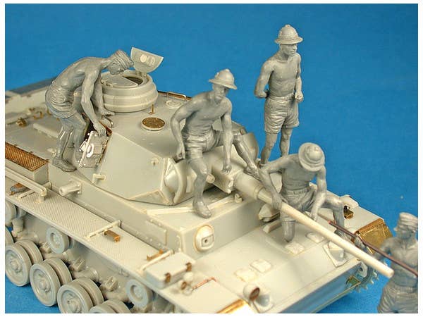 MiniArt 1/35 German Tank Crew 'Afrika Korps' Special Edition | 4820183311894