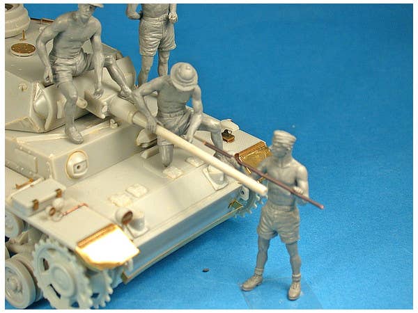 MiniArt 1/35 German Tank Crew 'Afrika Korps' Special Edition | 4820183311894