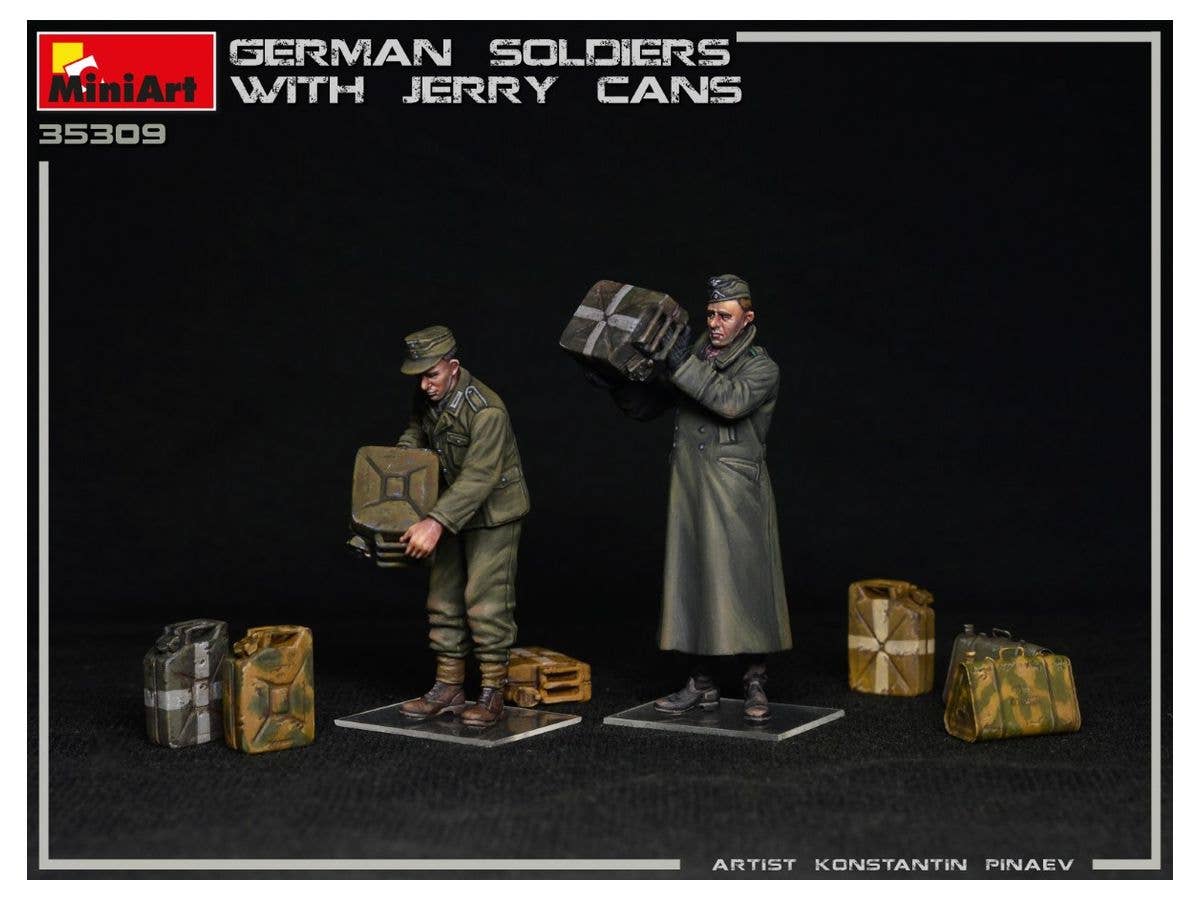 MiniArt 1/35 German Soldiers w/Jerry Cans | 4820183313188