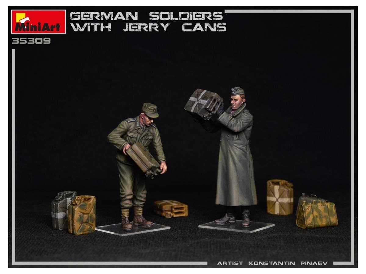 MiniArt 1/35 German Soldiers w/Jerry Cans | 4820183313188