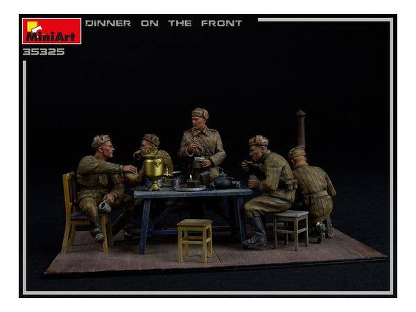 MiniArt Dinner on the Front | 4820183312815