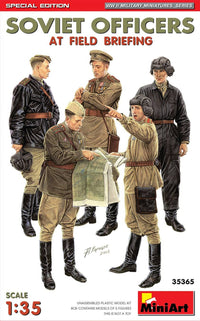 MiniArt 1/35 Soviet Officers at Field Briefing. Special Edition | 4820183314246