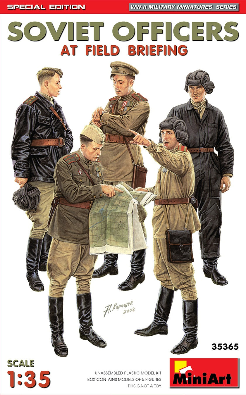 MiniArt 1/35 Soviet Officers at Field Briefing. Special Edition | 4820183314246