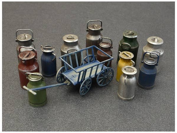 MiniArt 1/35 Milk Cans with Small Cart | 4820183311481