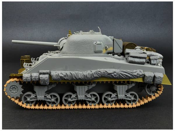 MiniArt 1/35 British Rucksacks, Bags & Folded Canvas WW2 | 4820183311948