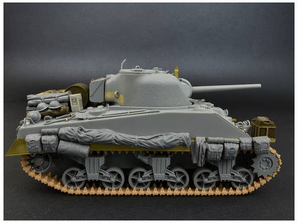 MiniArt 1/35 British Rucksacks, Bags & Folded Canvas WW2 | 4820183311948