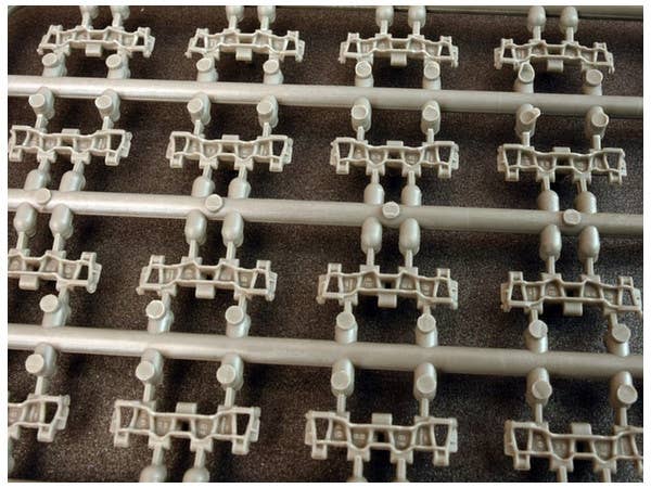 Miniart [37048] 1/35 T-54/T-55/T-62 OMSh Individual Track Links Set.Late Type | 4820183311191