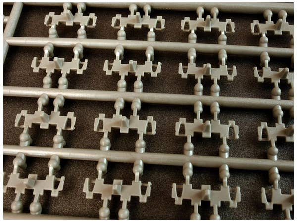 Miniart [37048] 1/35 T-54/T-55/T-62 OMSh Individual Track Links Set.Late Type | 4820183311191