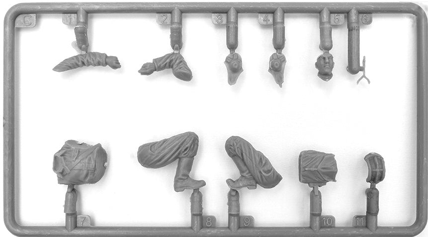 MiniArt 1/35 Soviet Tank Crew 1950s | 4820183312501