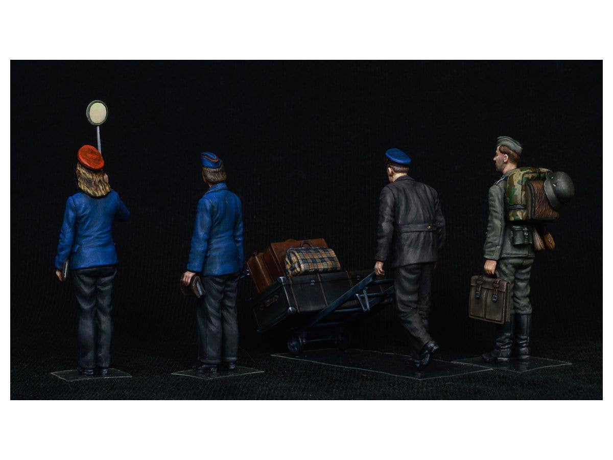 Miniart German Train Station Staff 1930 - 1940s (1/35) | 4820183312389