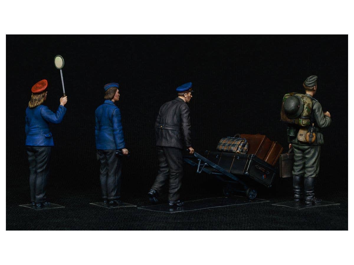 Miniart German Train Station Staff 1930 - 1940s (1/35) | 4820183312389