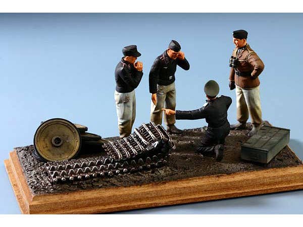 MASTER BOX 1/35 German tank crew (1943-1945) Kit No1 | 4820041760093