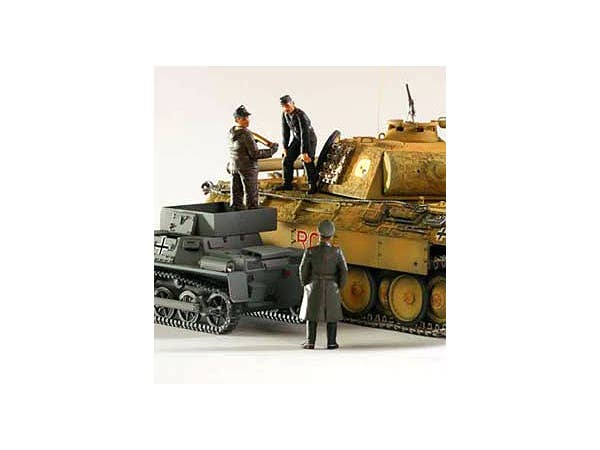 MASTER BOX 1/35 German tank crew (1943-1945) Kit No2 | 4820041760086