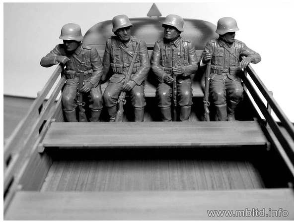 MASTER BOX 1/35 German Infantry 'Off to the front' Vehicle riders, WW II Era | 4820113080951