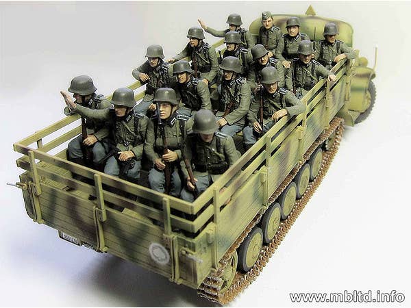 MASTER BOX 1/35 German Infantry 'Off to the front' Vehicle riders, WW II Era | 4820113080951