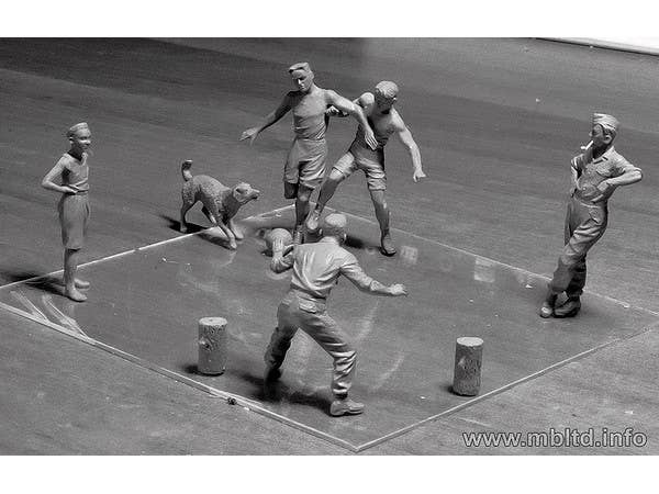 MASTER BOX 1/35 German Tankers - A break between battles, WW II era | 4820113081071
