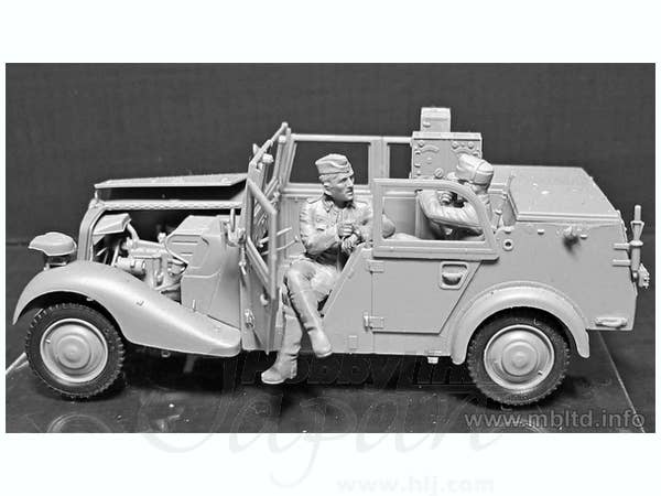 MASTER BOX Urgent dispatch. German military radio car Sd.Kfz. 2 Type 170VK with crew, WW II era | 4820113081095