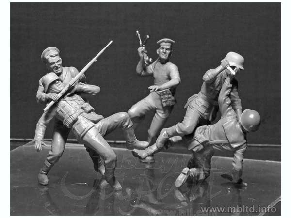 MASTER BOX 1/35 Soviet Marines and German Infantry, Hand-to-hand Combat, 1941-1942. Eastern Front Battle Series, Kit No.2 | 4820113081101