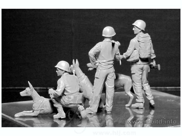 MASTER BOX 1/35 Dogs in service in the US Marine Corps, WW II era | 4820113081132