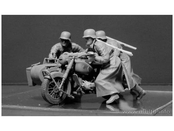 MASTER BOX 1/35 German Motorcyclists, WWII era | 4820113080869