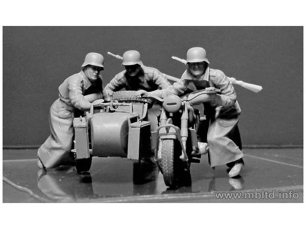 MASTER BOX 1/35 German Motorcyclists, WWII era | 4820113080869