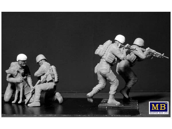MASTER BOX 1/35 No Soldier left behind - MWD Down | 4820113081224