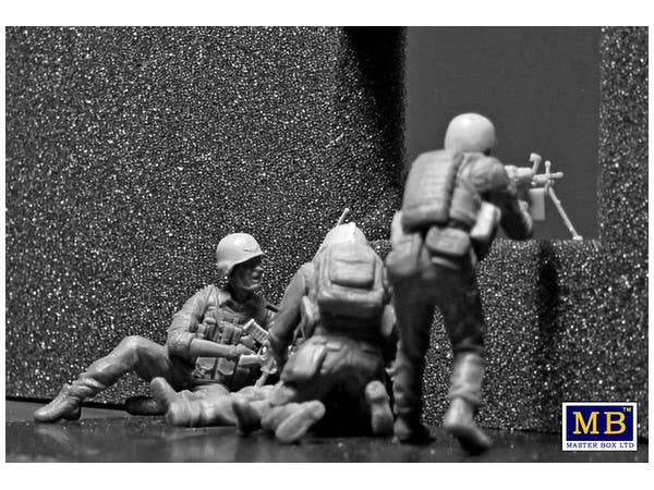 MASTER BOX 1/35 Under Fire. Modern US Infantry | 4820113081156