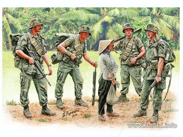 MASTER BOX 1/35 Patroling. Vietnam War series | 4820113080548