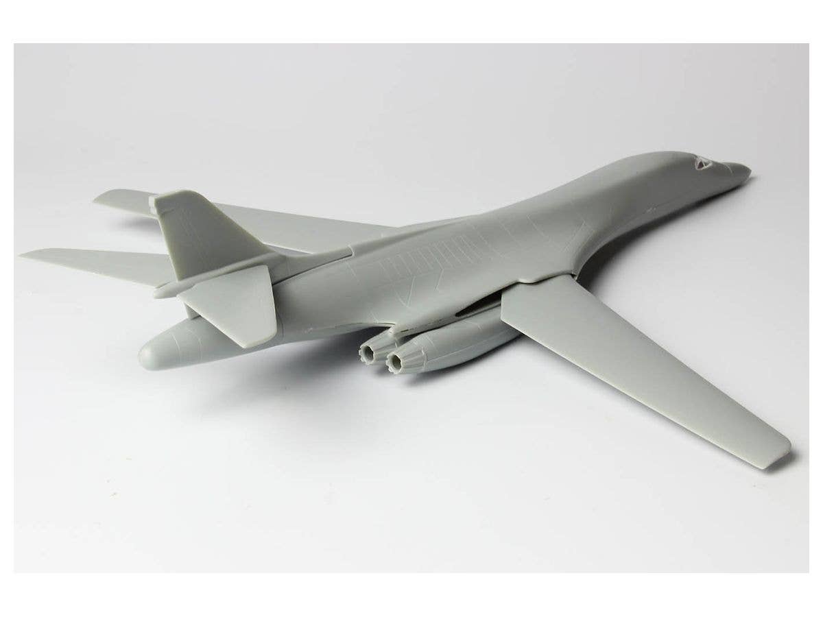Platz 1/144 U.S. Air Force Bomber B-1B Lancer Guam Undersen AB | 4545782077902