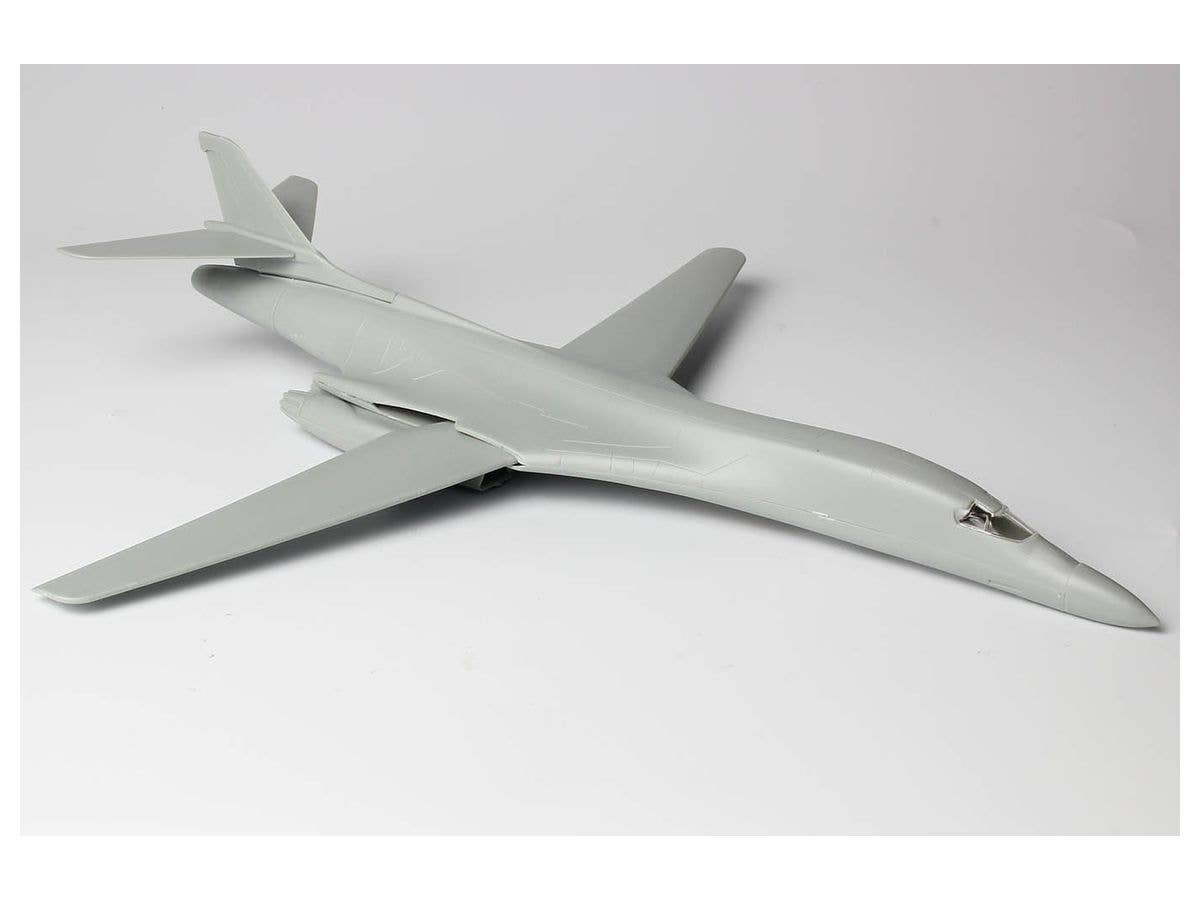 Platz 1/144 U.S. Air Force Bomber B-1B Lancer Guam Undersen AB | 4545782077902