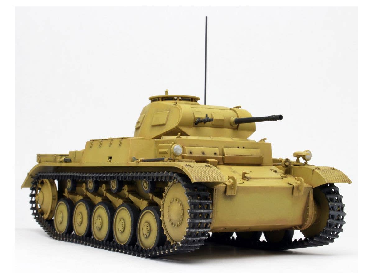 Platz x Dragon x R.C. 1/35 GIRLS und PANZER Panzerkampfwagen II Ausf.F Tank plus 2 Figure kits | 4545782040999