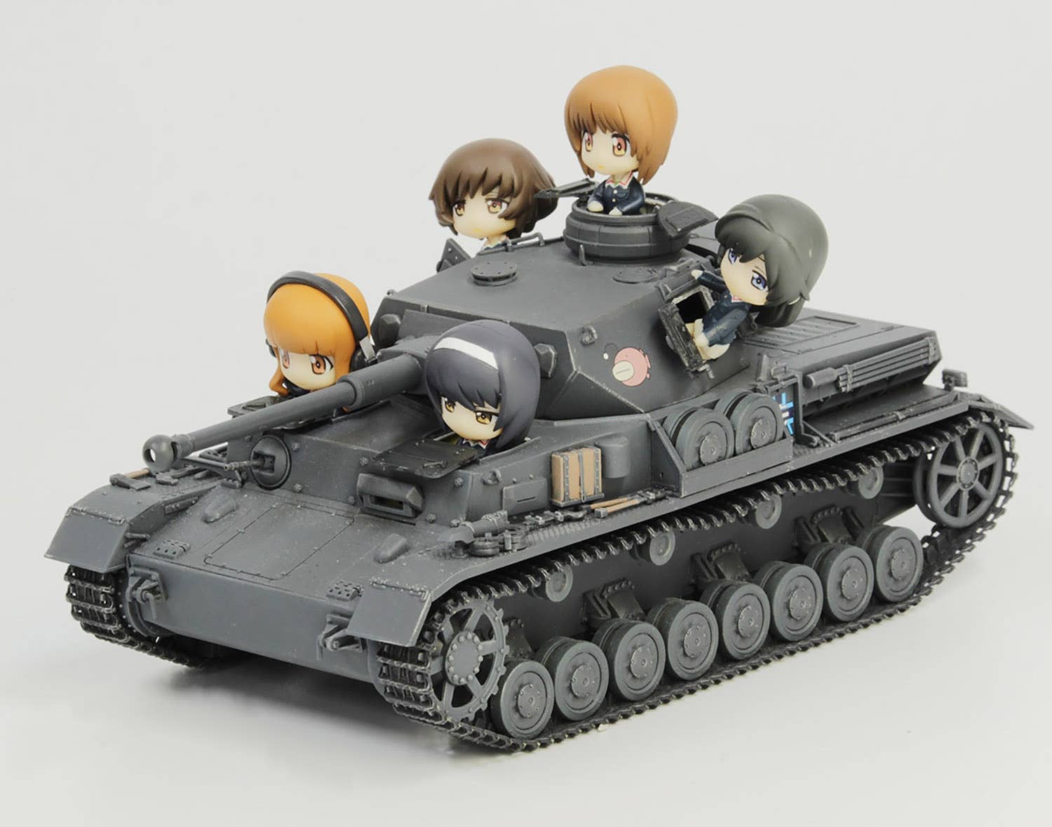 Platz 1/35 GIRLS und PANZER Pz.Kpfw.IV Ausf.D (F2 Ver) TEAM ANKOU Tank with Mini Prepainted Figure Set | 4545782071788