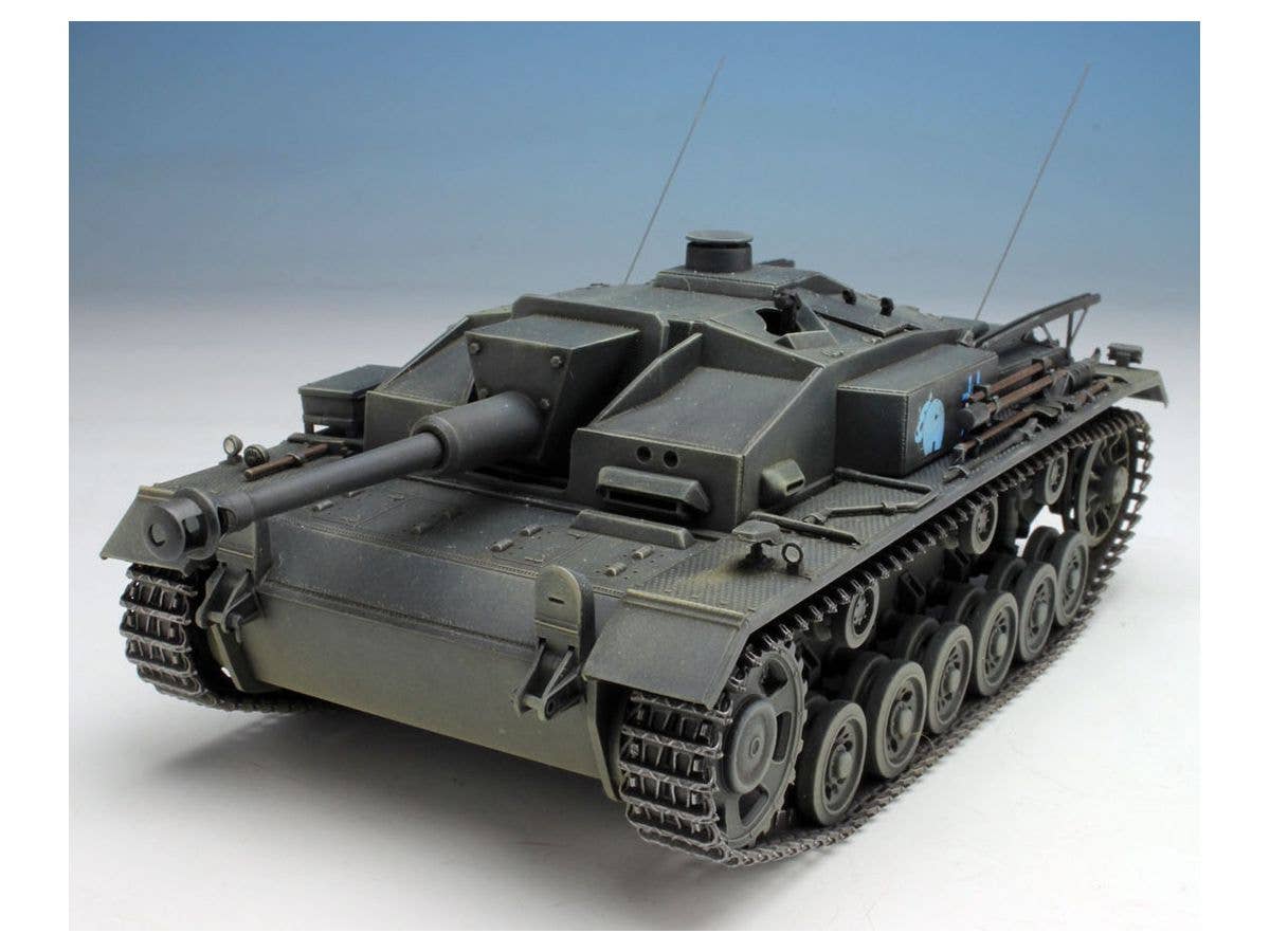 Platz 1/35 GIRLS und PANZER Sturmgeschutz III Ausf. F TEAM KABASAN Tank with Mini Prepainted Figure Set | 4545782071795