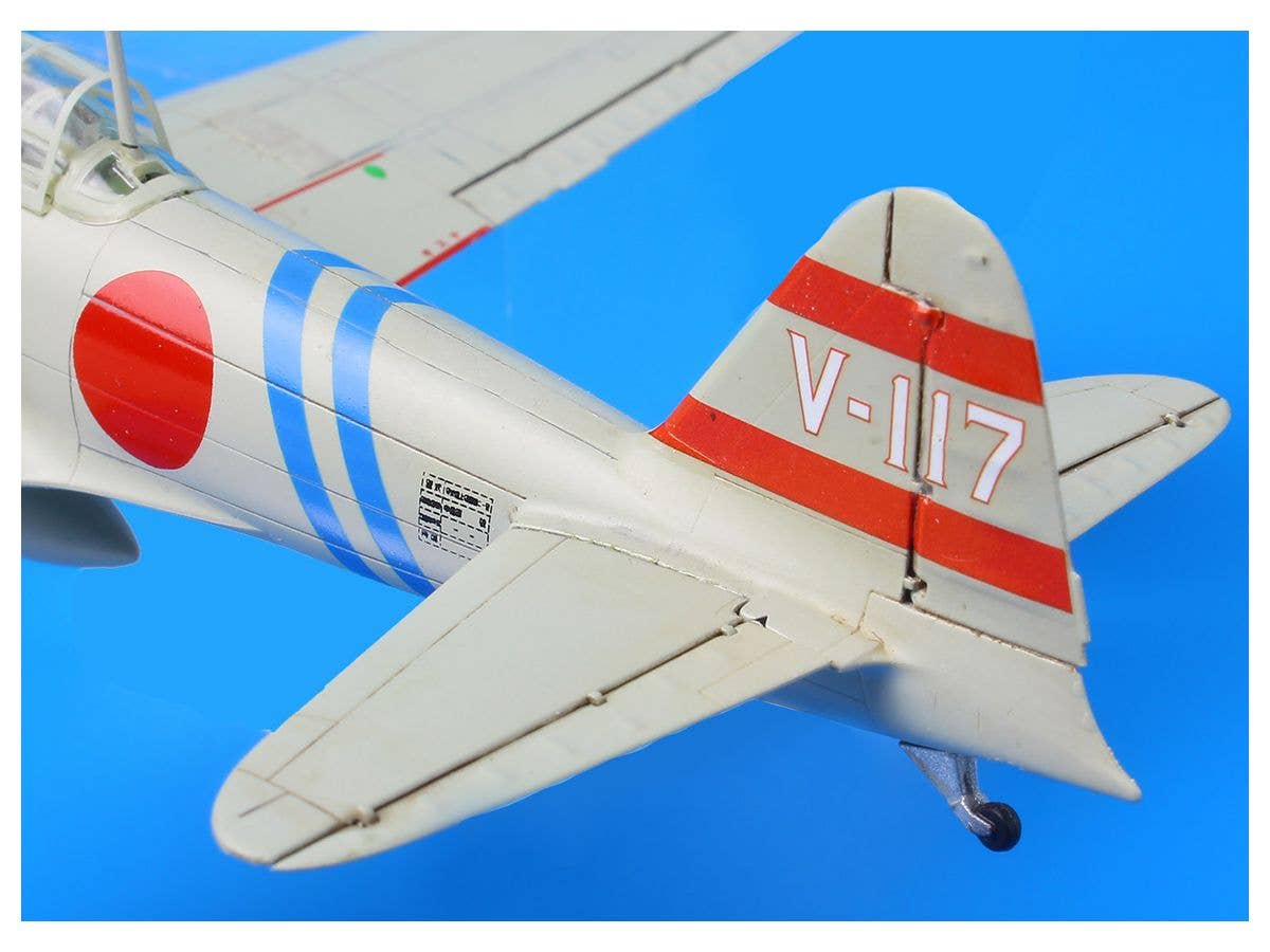 Platz 1/72 Full Action Series Japanese Navy A6M2 Zero Fighter "ZEKE" | 4545782077896