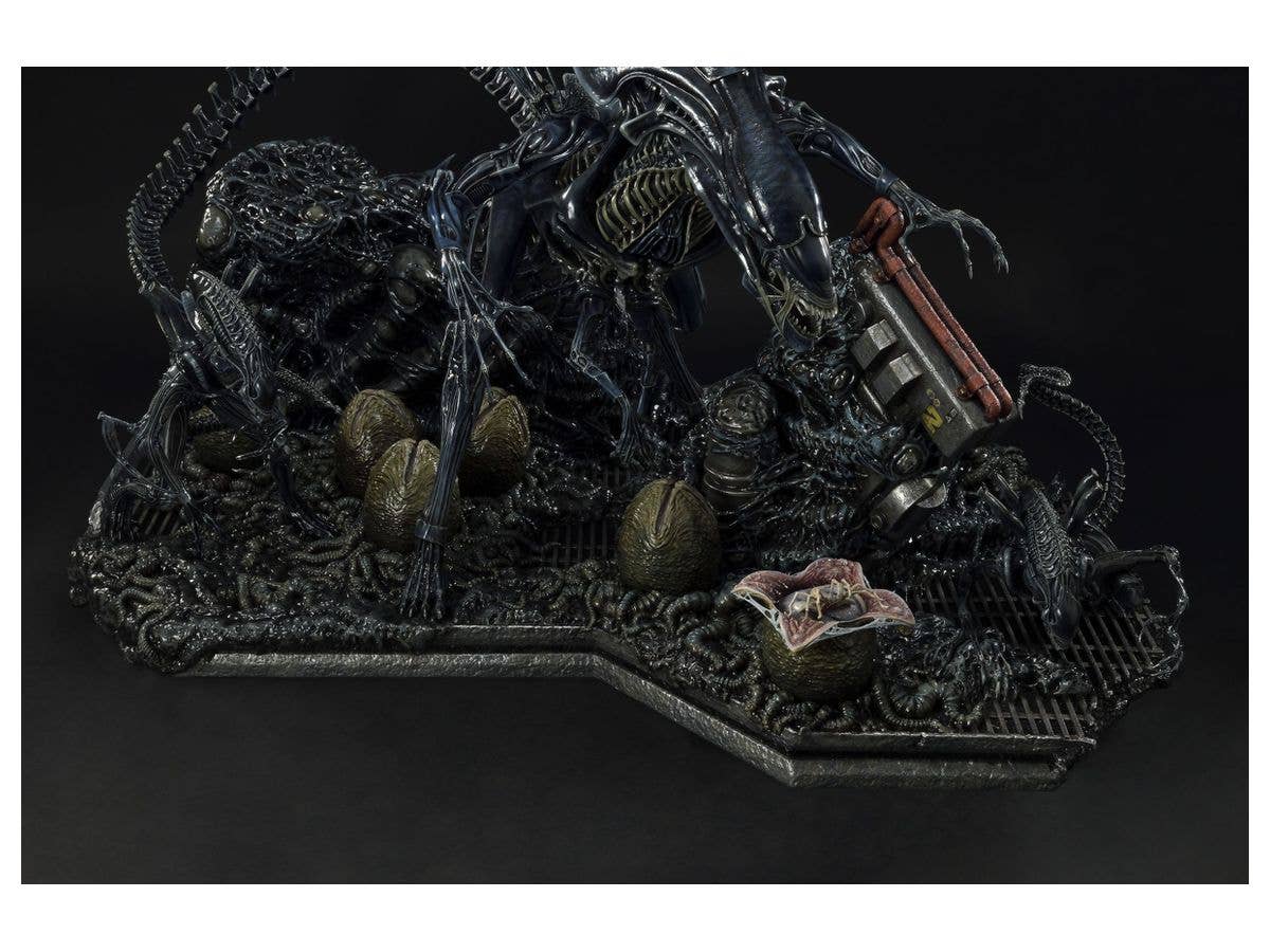 Prime 1 Studio Premium Masterline Aliens (Comics) Queen Alien Battle Diorama | 4582535944838