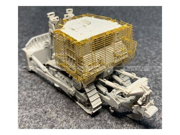 Sabre 1/72 D9R Armoured Bulldozer with Slat Armour | 6971889310204