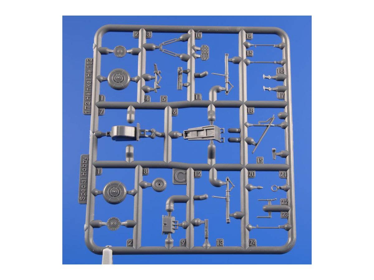 Special Hobby 1/72 Heinkel He 162 Spatz | 8594071087371