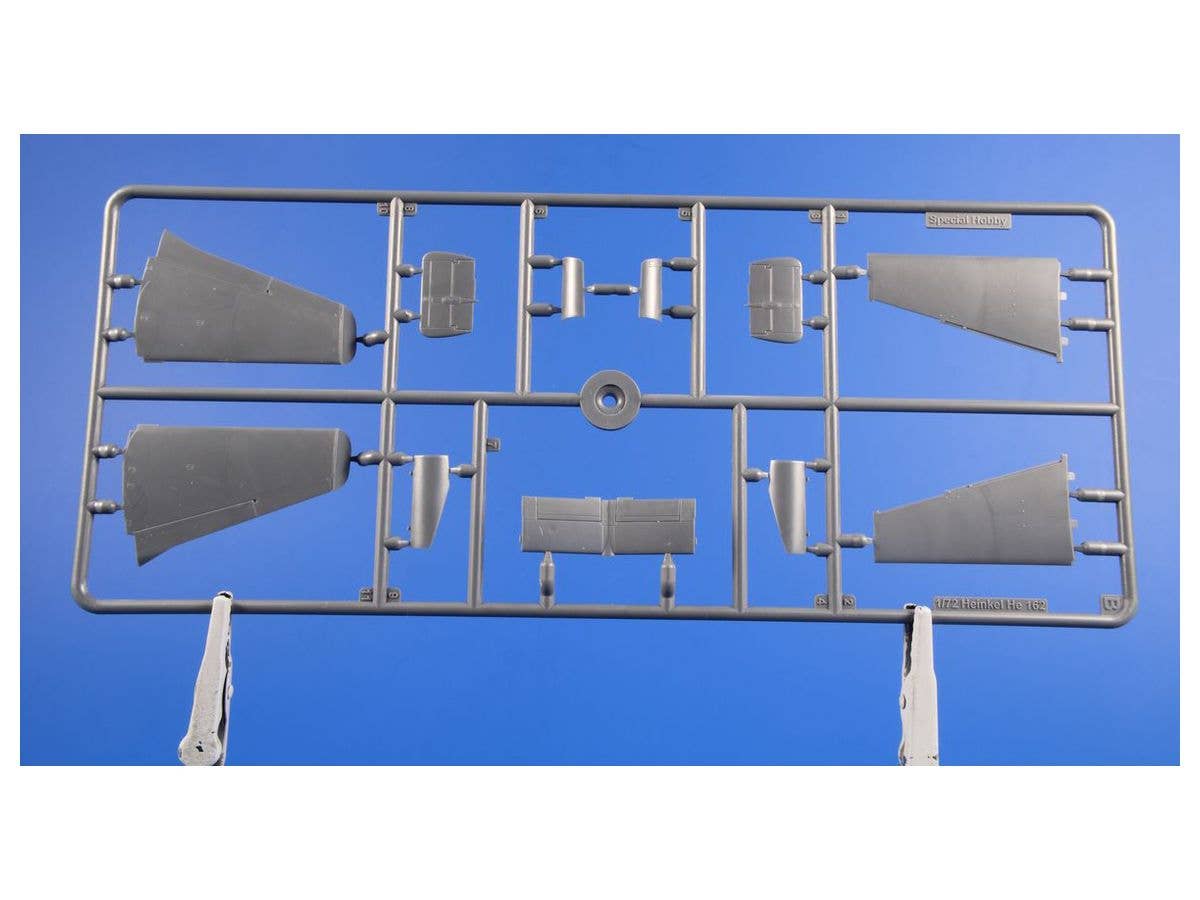 Special Hobby 1/72 Heinkel He 162 Spatz | 8594071087371