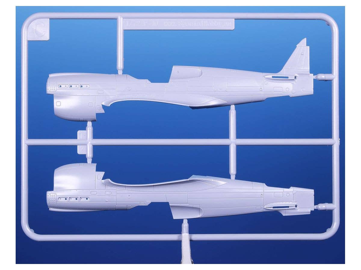 Special Hobby 1/72 P-40M Warhawk | 8594071086480