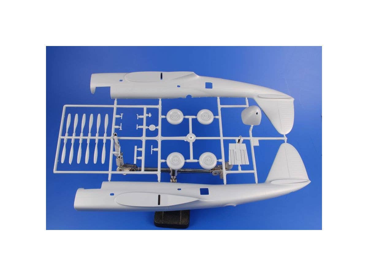 Special Hobby 1/72 Piaggio P.108B | 8594071087357