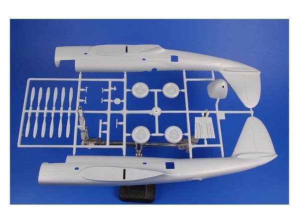 Special Hobby 1/72 Piaggio P.108B | 8594071087357