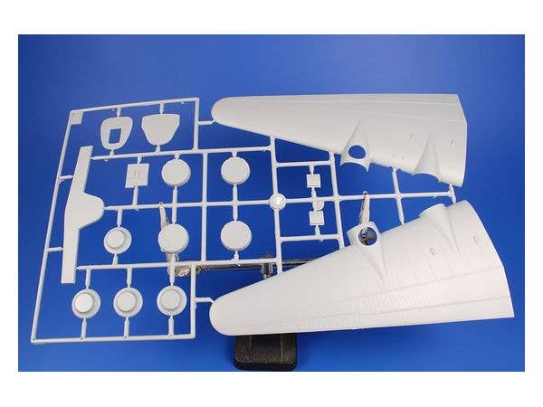 Special Hobby 1/72 Piaggio P.108B | 8594071087357