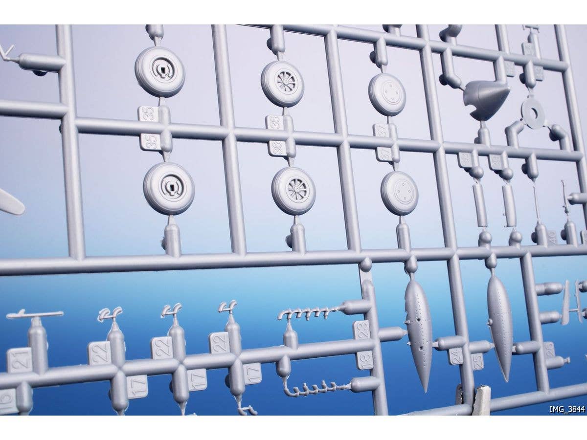 Special Hobby 1/72 Kittyhawk Mk.IV ‘Over the Mediterranean and the Pacific’ | 8594071089498